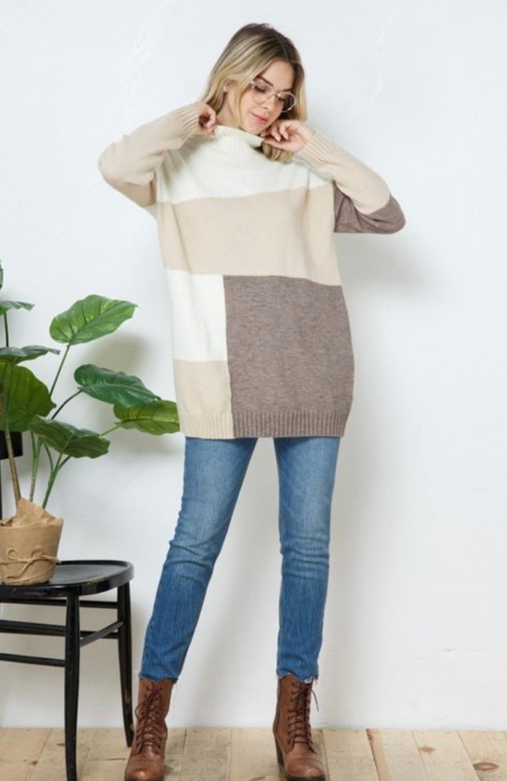 Color Block Turtle Neck Sweater